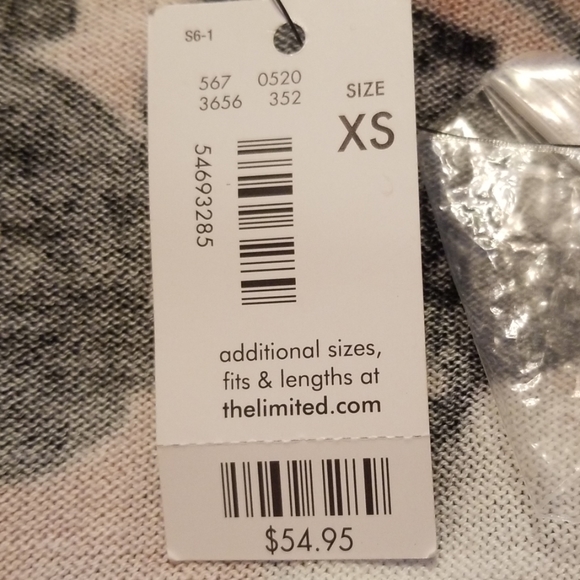 The Limited NWT Floral Light Weight Floral Sweater - Picture 7 of 8